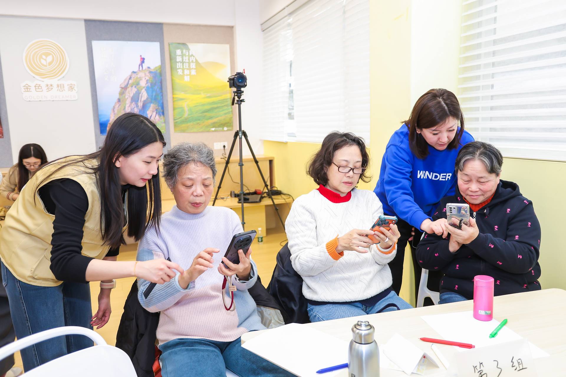 From “Smart Living” to “Healthy Living”: WONDERLAB Supports the “Golden Dreamers” Program, Bringing Dual Care to Older Adults